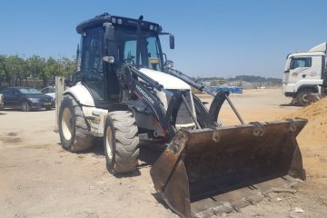 מחפרון הידרומק מדגם 102B שנת 2011   במצב טוב מאוד